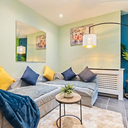 Comfy 4Br House Close To Subway London Exterior foto