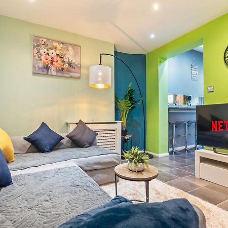 Comfy 4Br House Close To Subway London Exterior foto