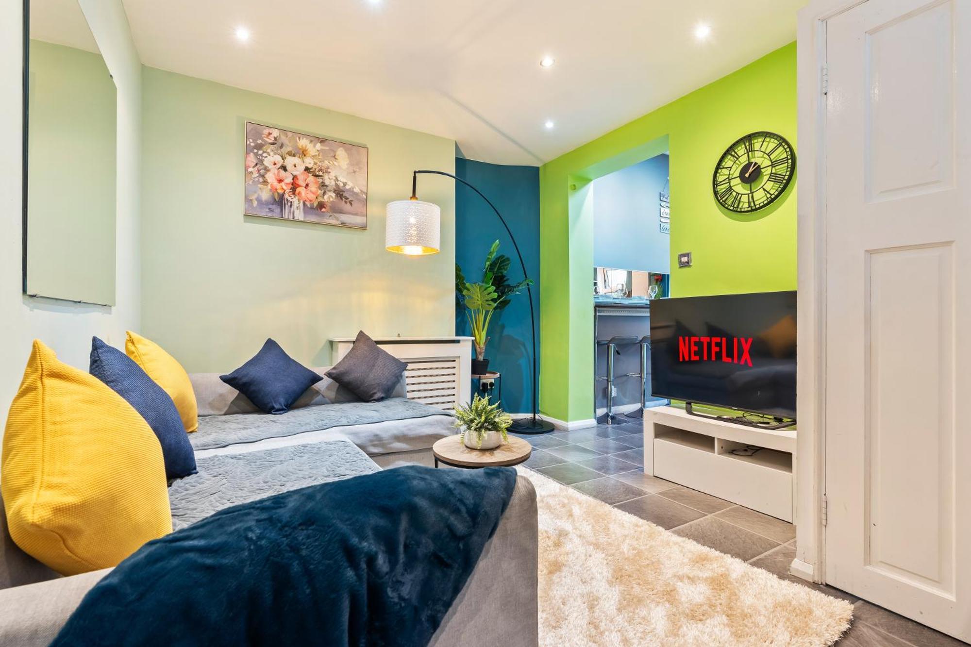 Comfy 4Br House Close To Subway London Exterior foto