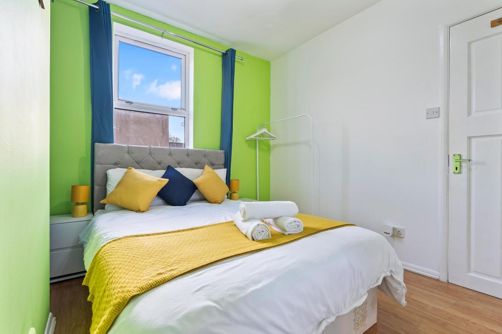Comfy 4Br House Close To Subway London Exterior foto