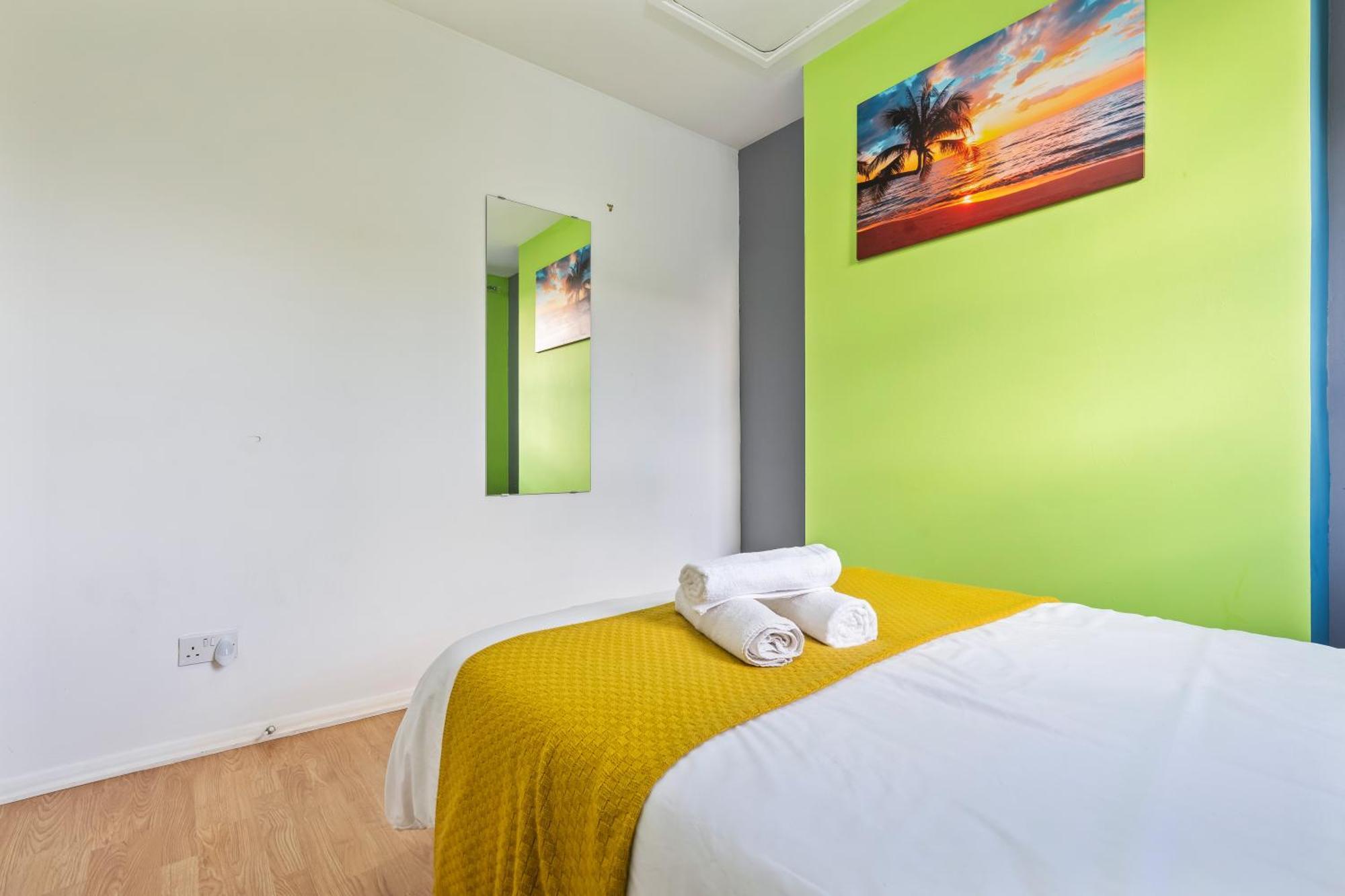 Comfy 4Br House Close To Subway London Exterior foto